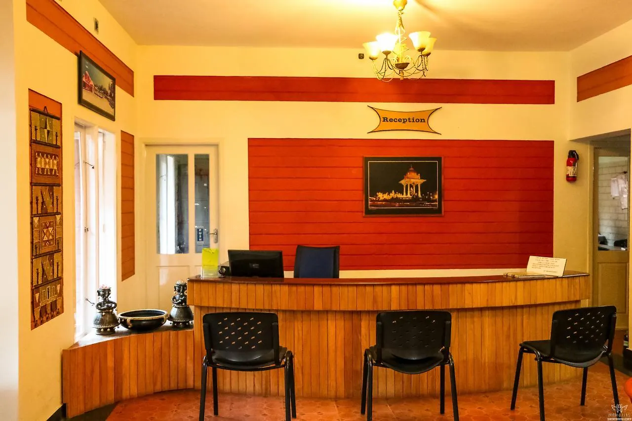 מייזור Young Island Resort