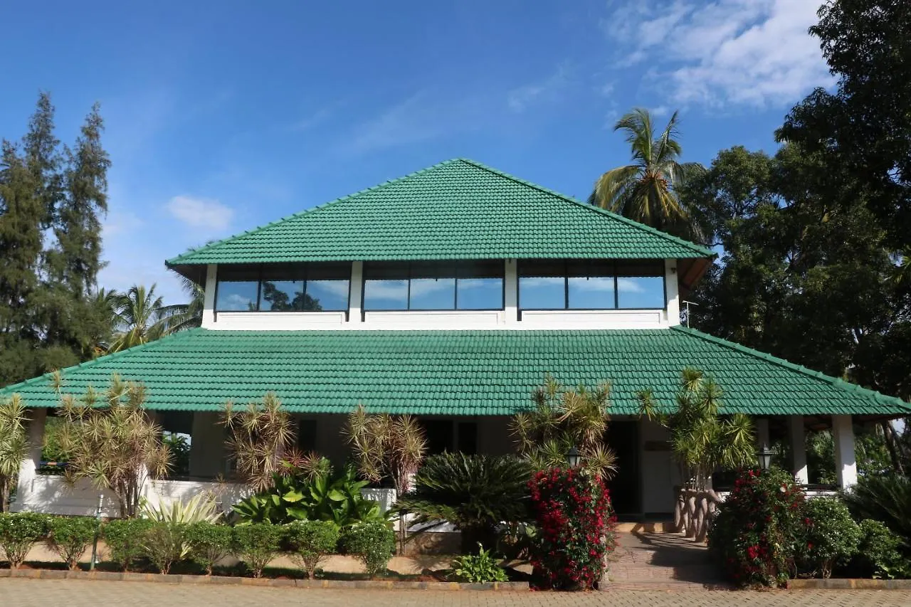 מייזור Young Island Resort הודו